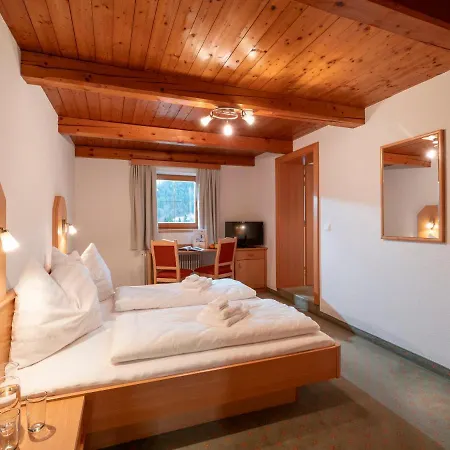 Mamooserhof Inn