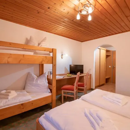 Mamooserhof Inn