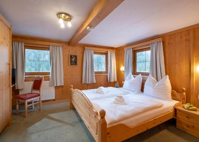 Han/Misafirhane Mamooserhof *